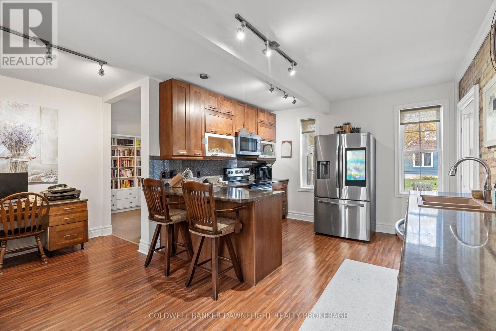 345 WILLIAM STREET Image 13