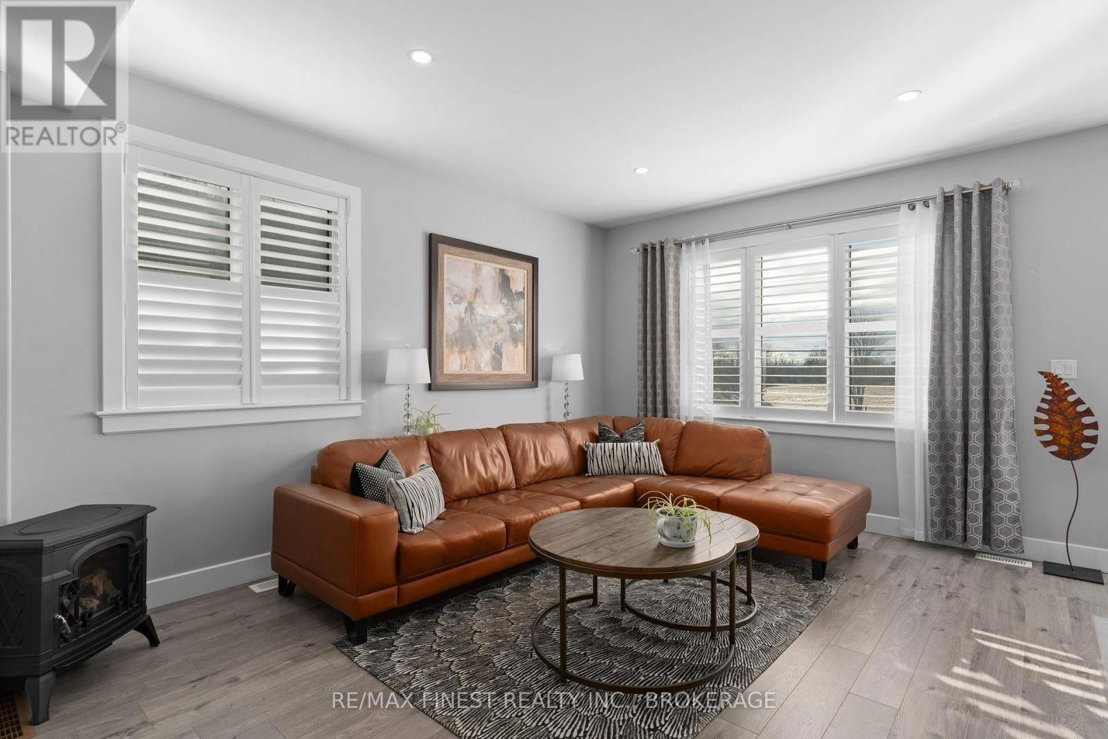 188 DR RICHARD JAMES CRESCENT Image 14