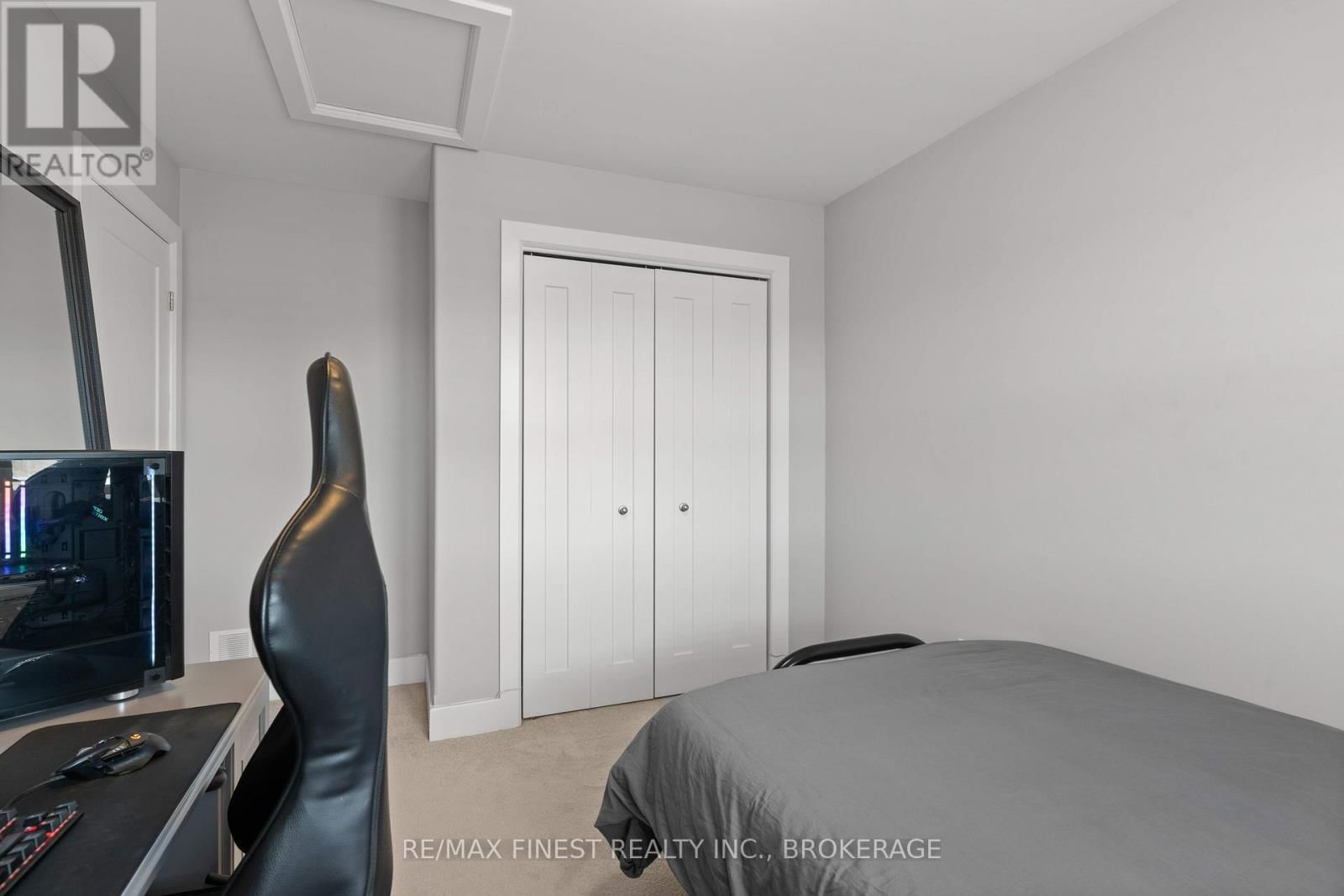 188 DR RICHARD JAMES CRESCENT Image 26