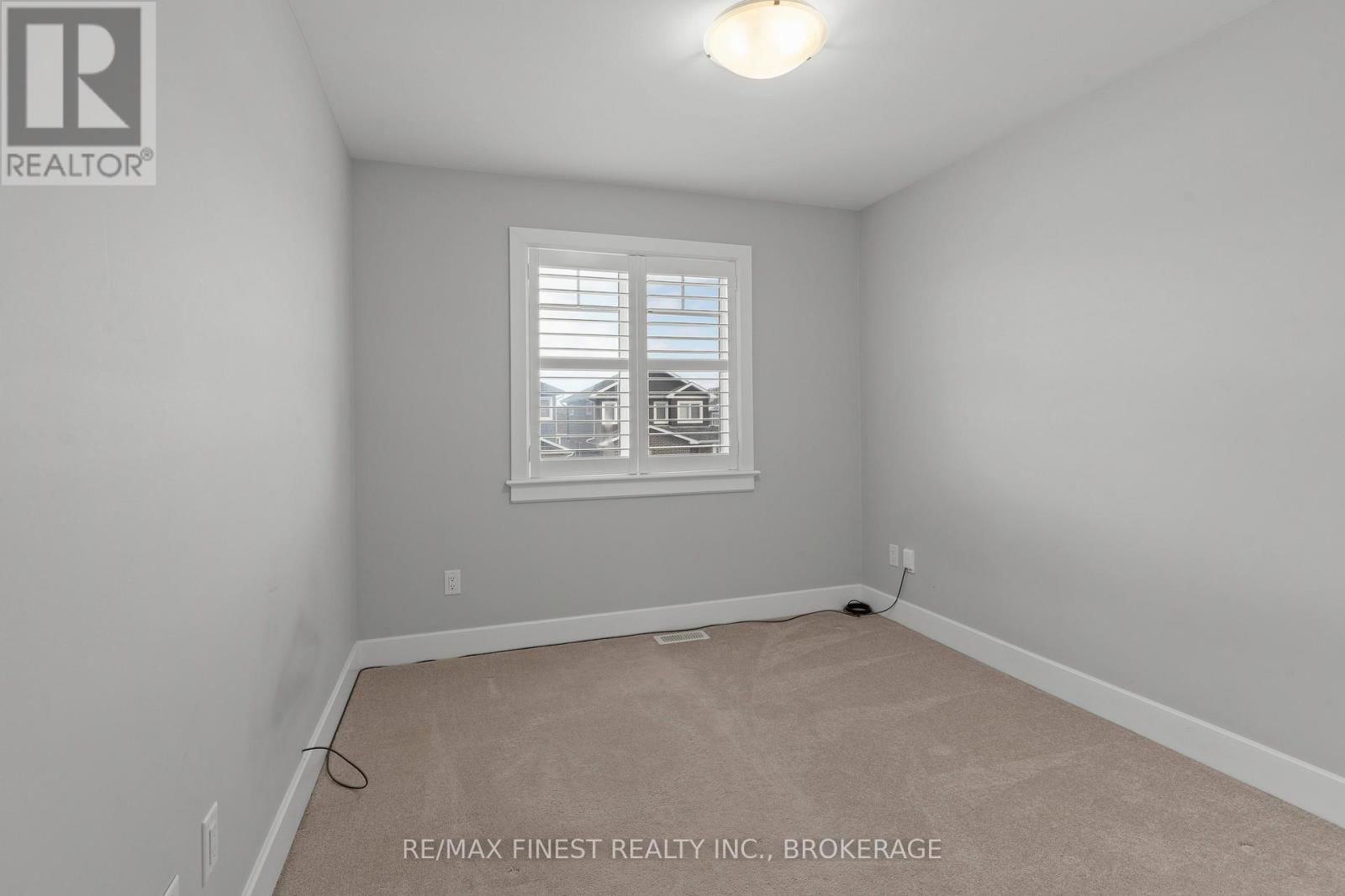 188 DR RICHARD JAMES CRESCENT Image 27