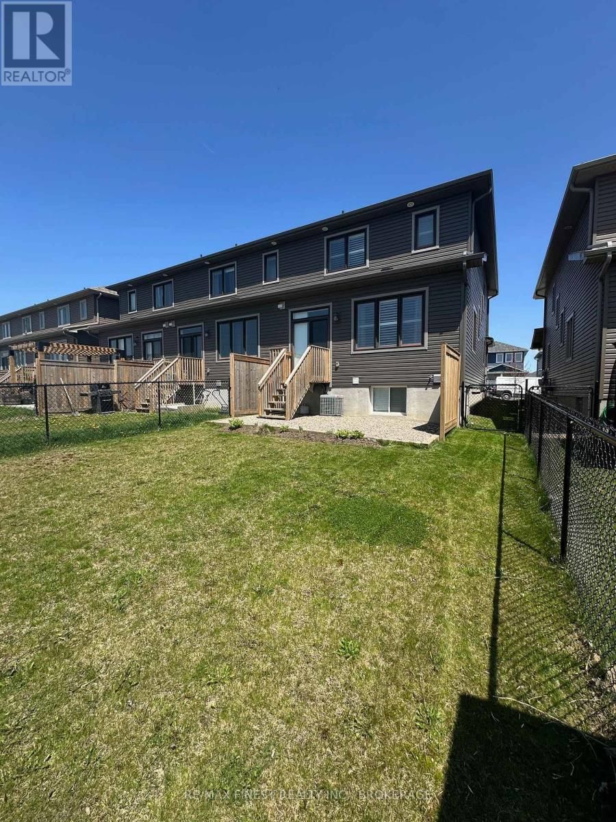 188 DR RICHARD JAMES CRESCENT Image 35