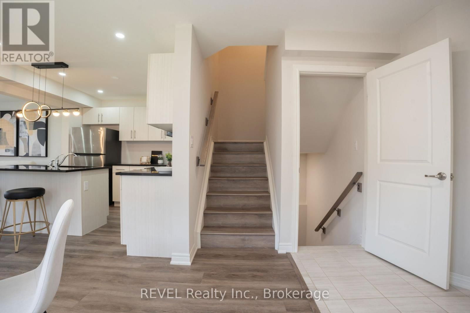 7 HAWTHORN AVENUE Image 11