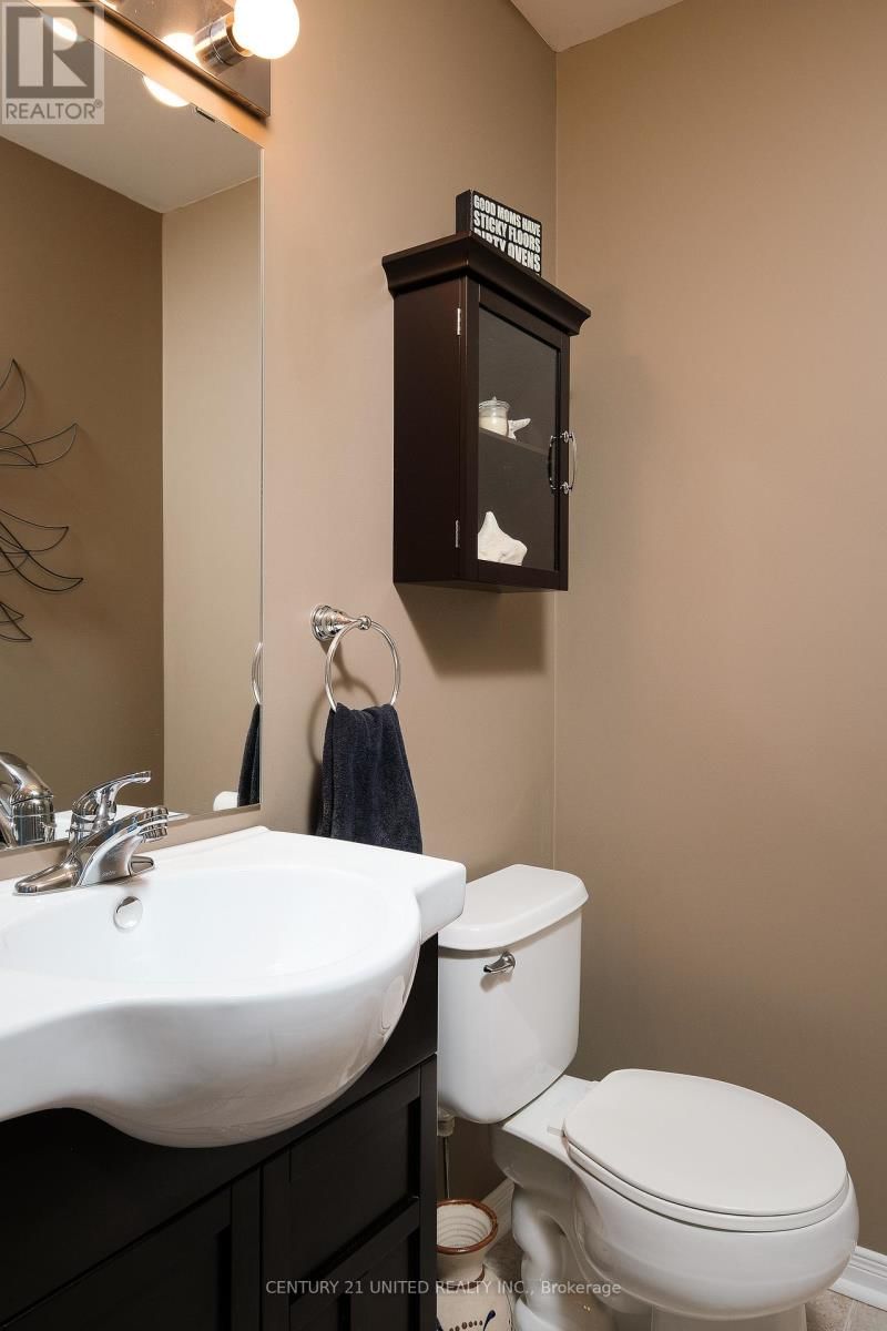 1403 IRELAND DRIVE Image 23