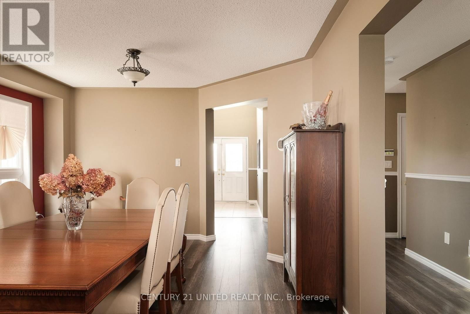 1403 IRELAND DRIVE Image 25