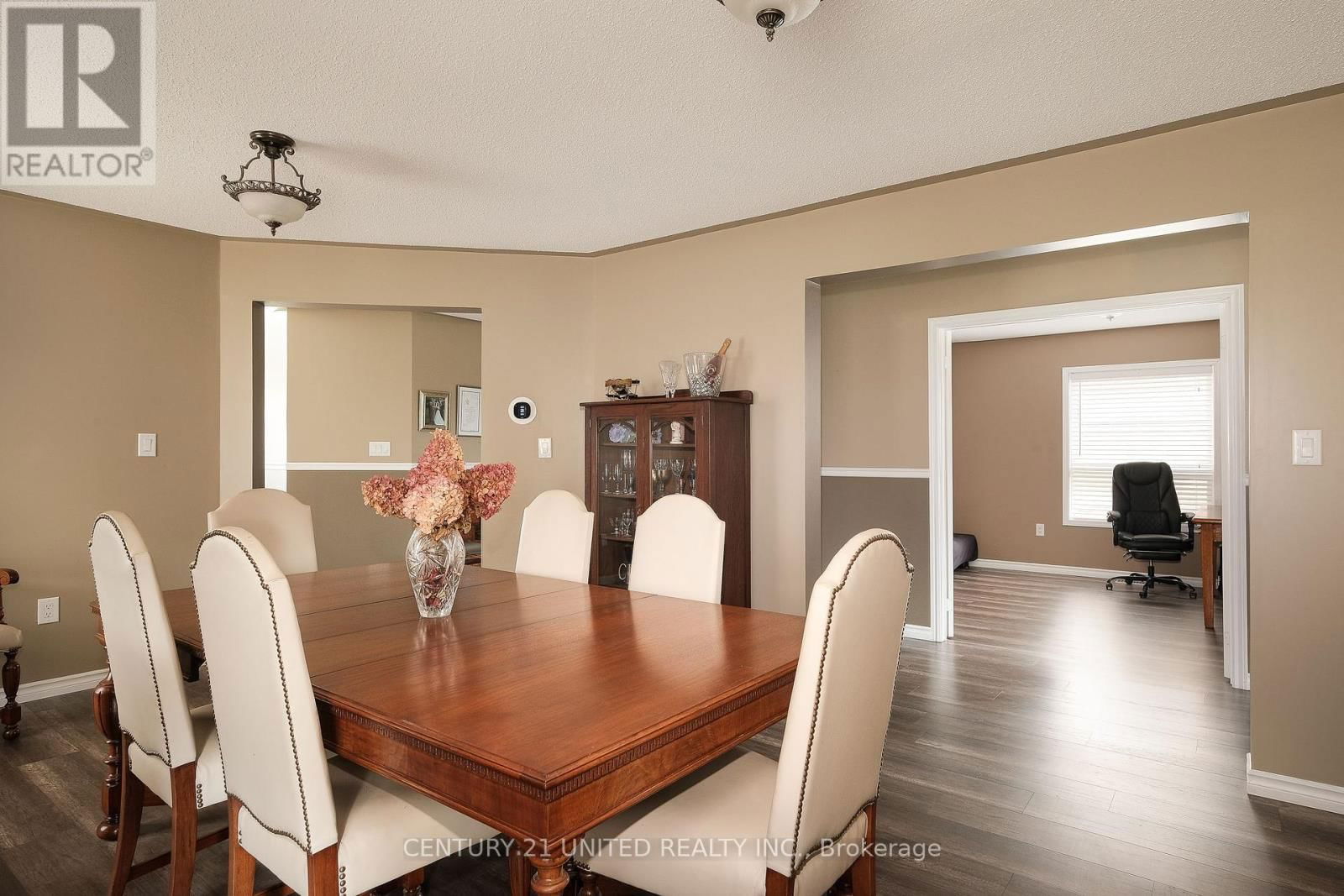 1403 IRELAND DRIVE Image 28