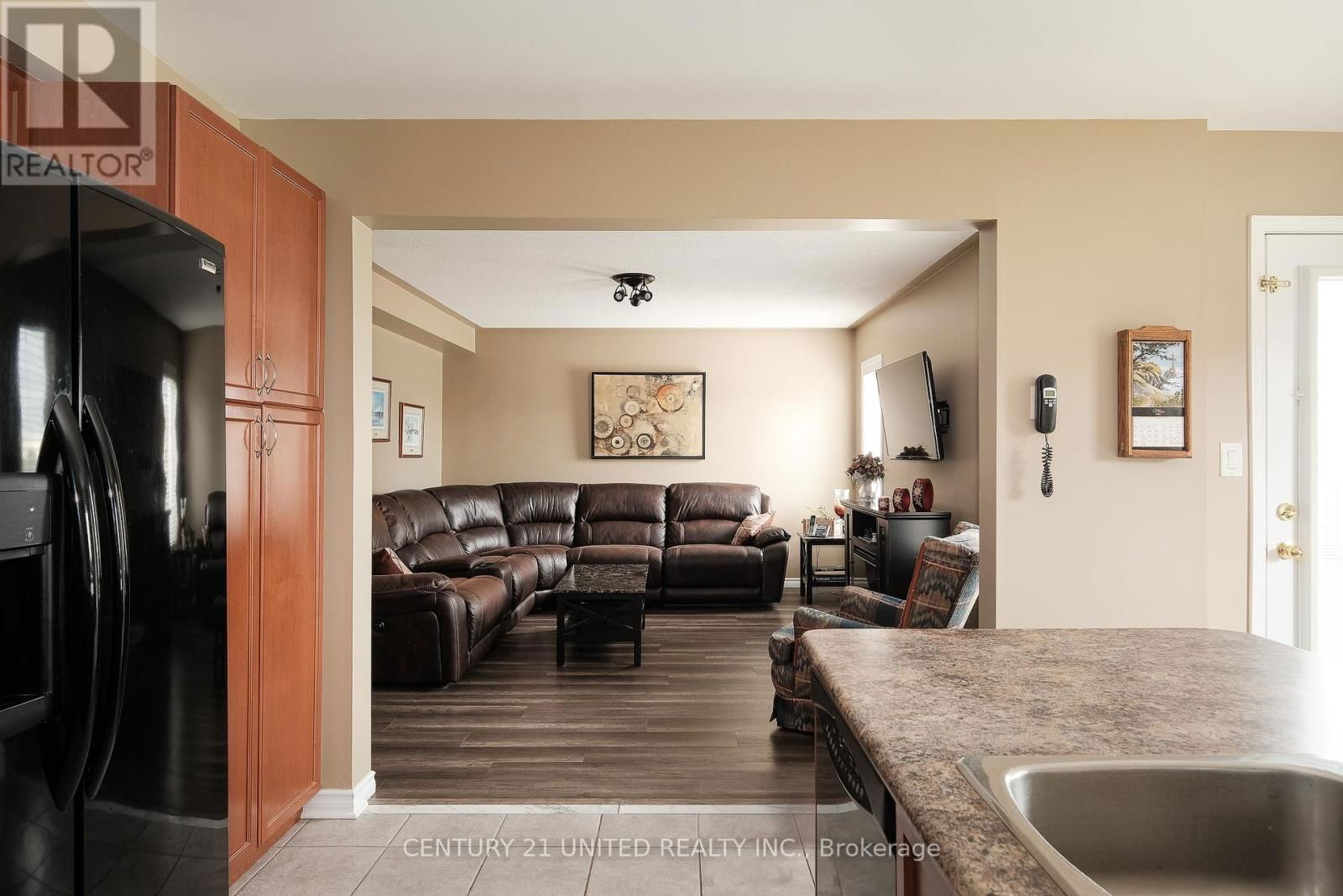 1403 IRELAND DRIVE Image 36