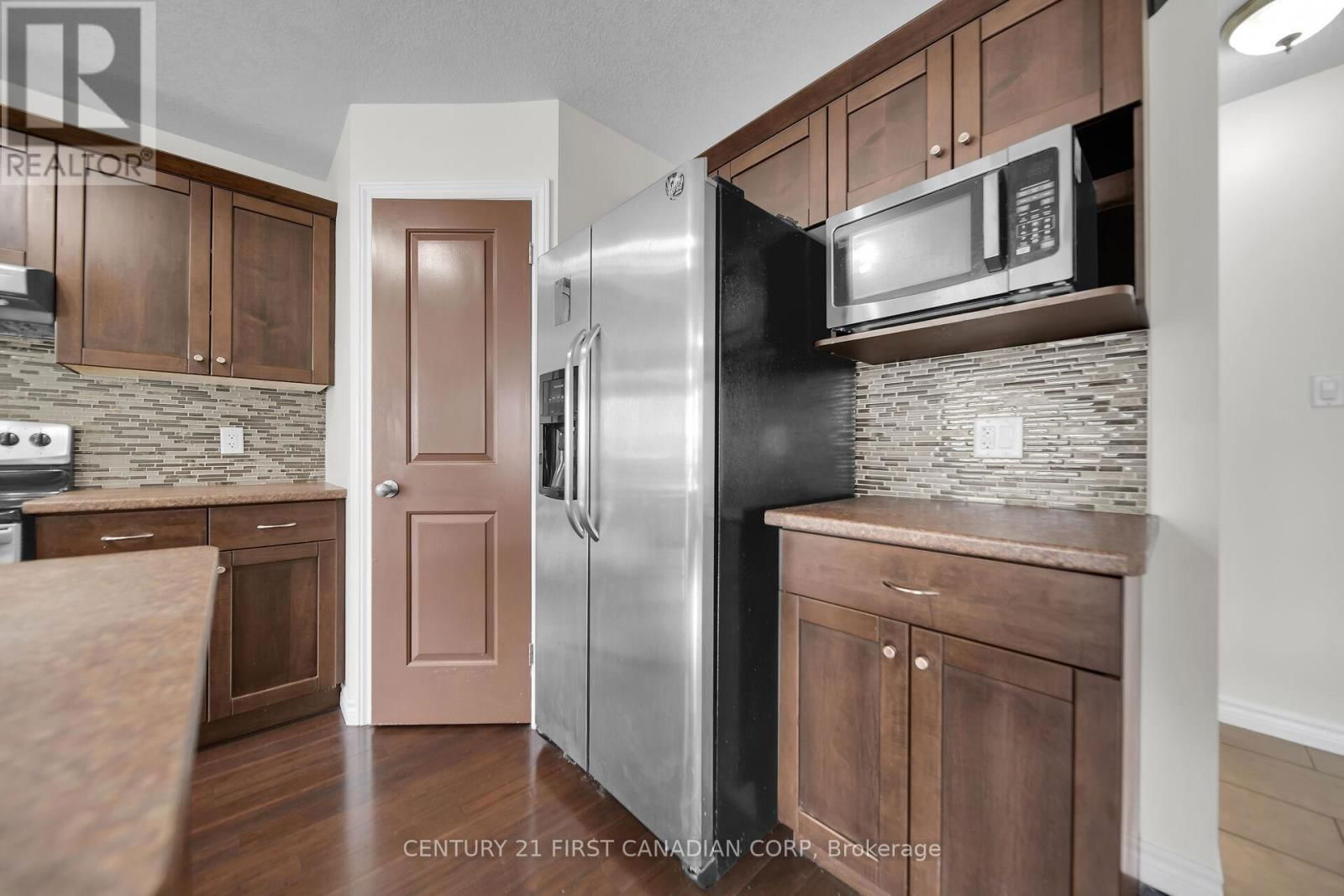 3378 EMILYCARR LANE Image 10