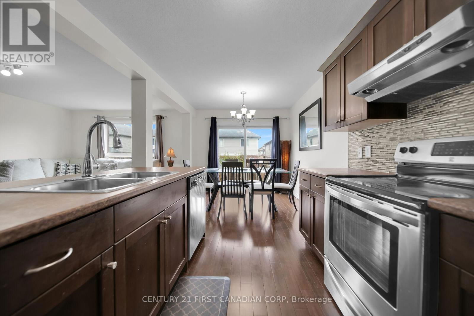 3378 EMILYCARR LANE Image 13
