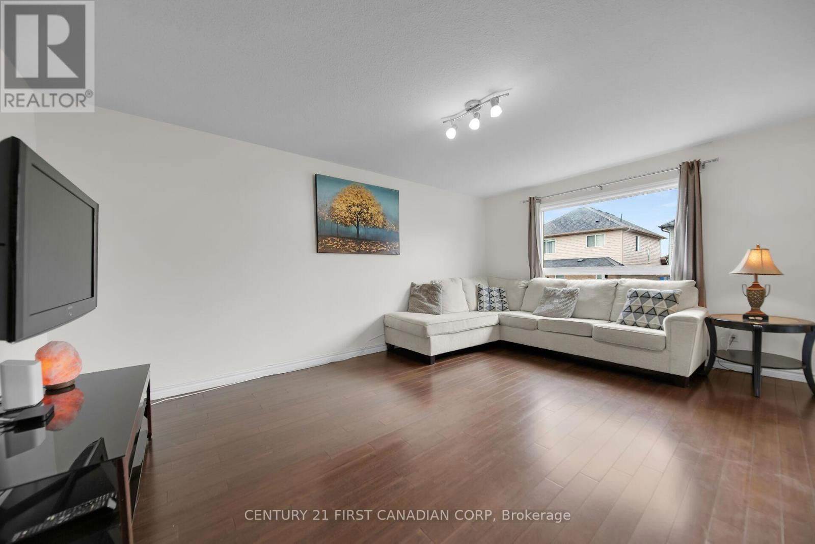 3378 EMILYCARR LANE Image 16