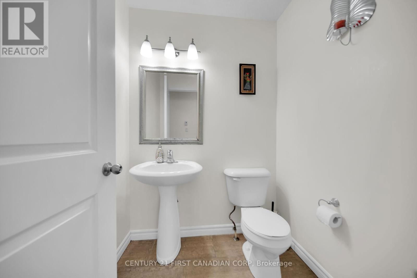 3378 EMILYCARR LANE Image 20