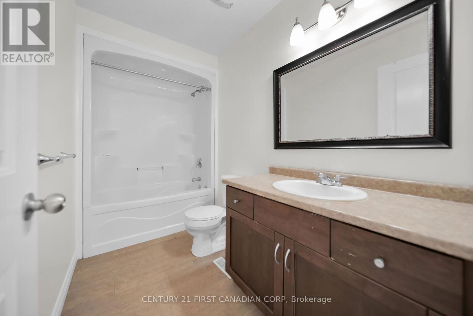 3378 EMILYCARR LANE Image 30