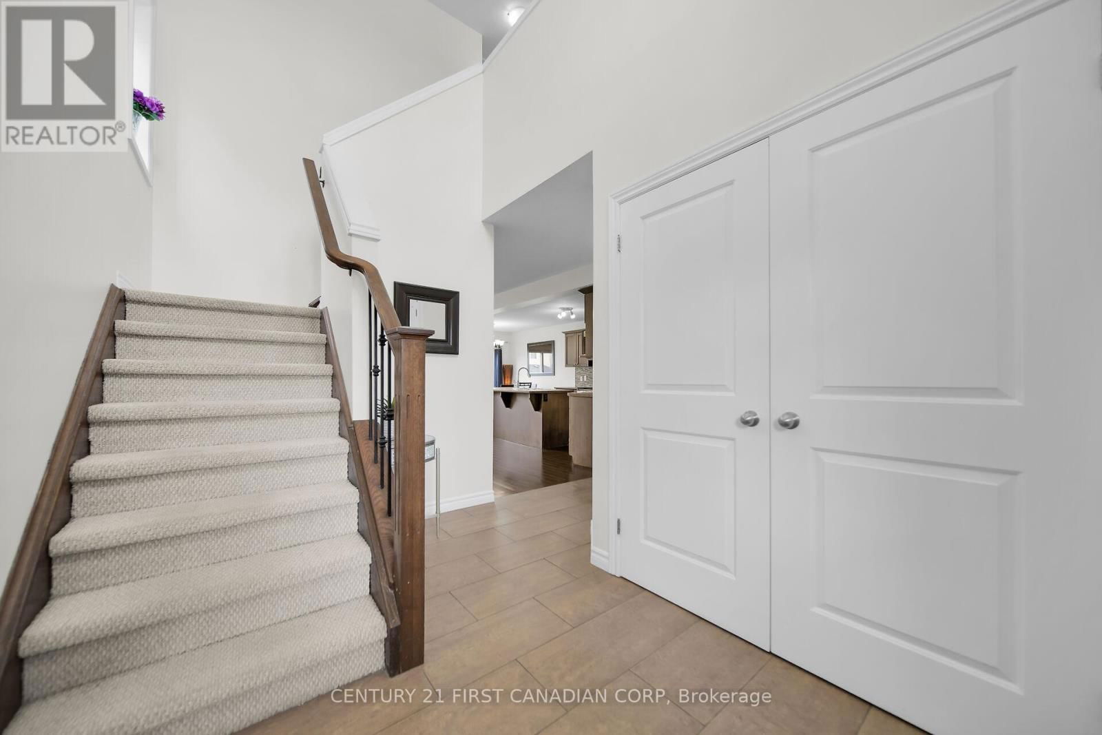 3378 EMILYCARR LANE Image 6