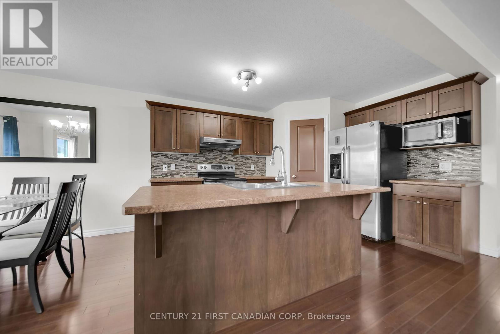 3378 EMILYCARR LANE Image 9