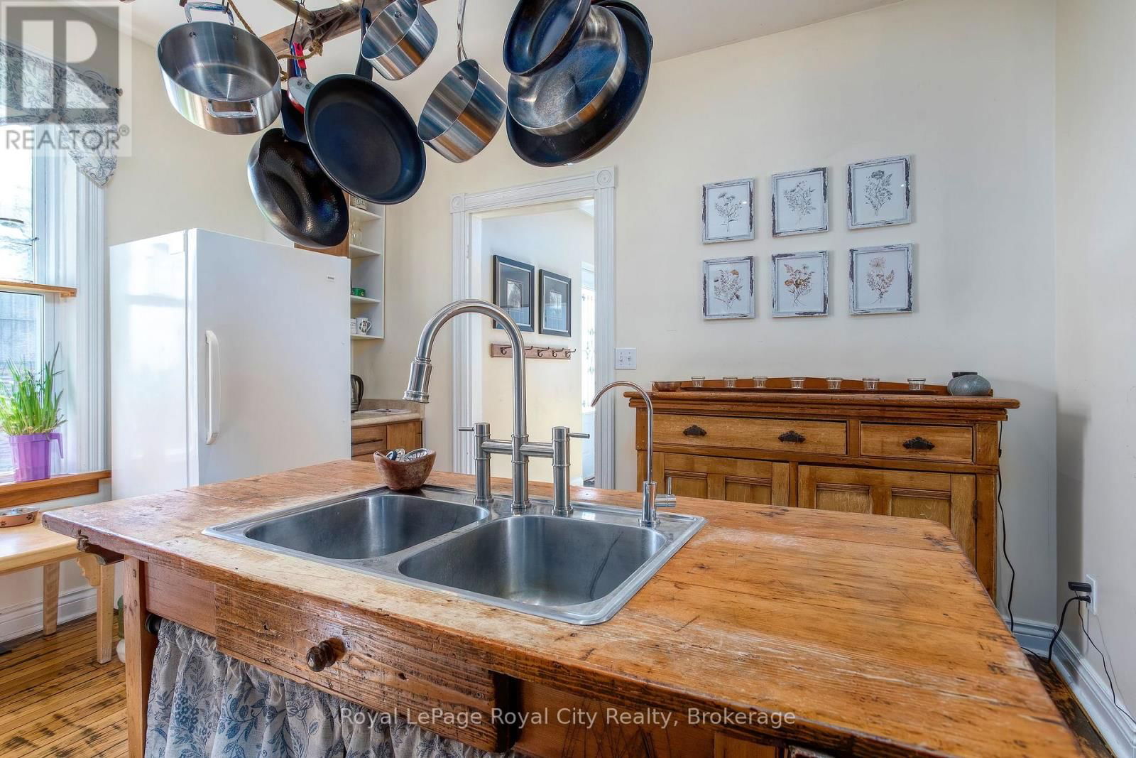 15 CATHERINE STREET NORTH Image 11