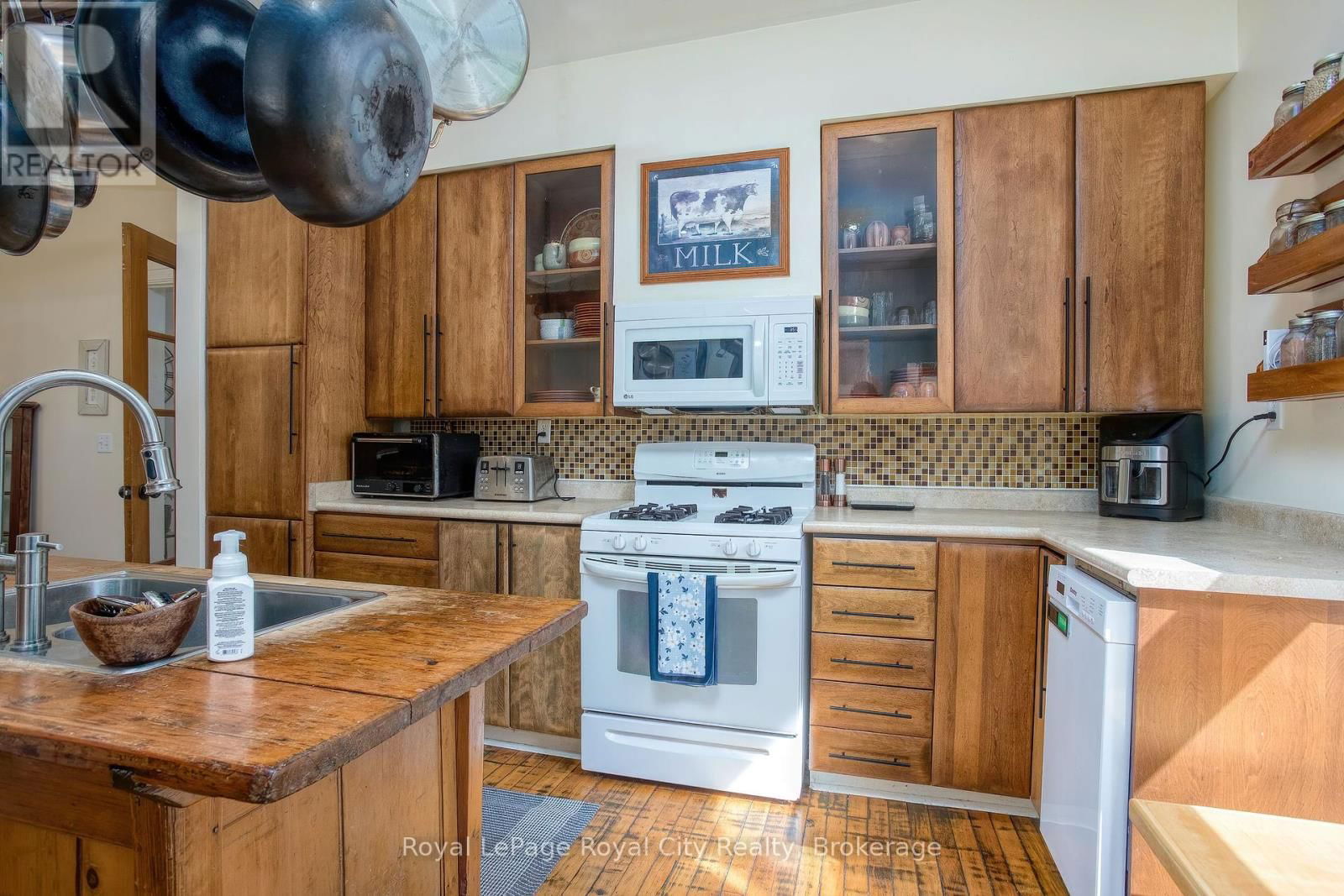 15 CATHERINE STREET NORTH Image 12