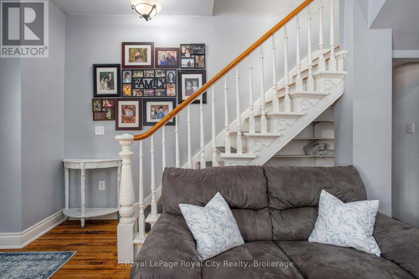 15 CATHERINE STREET NORTH Image 20