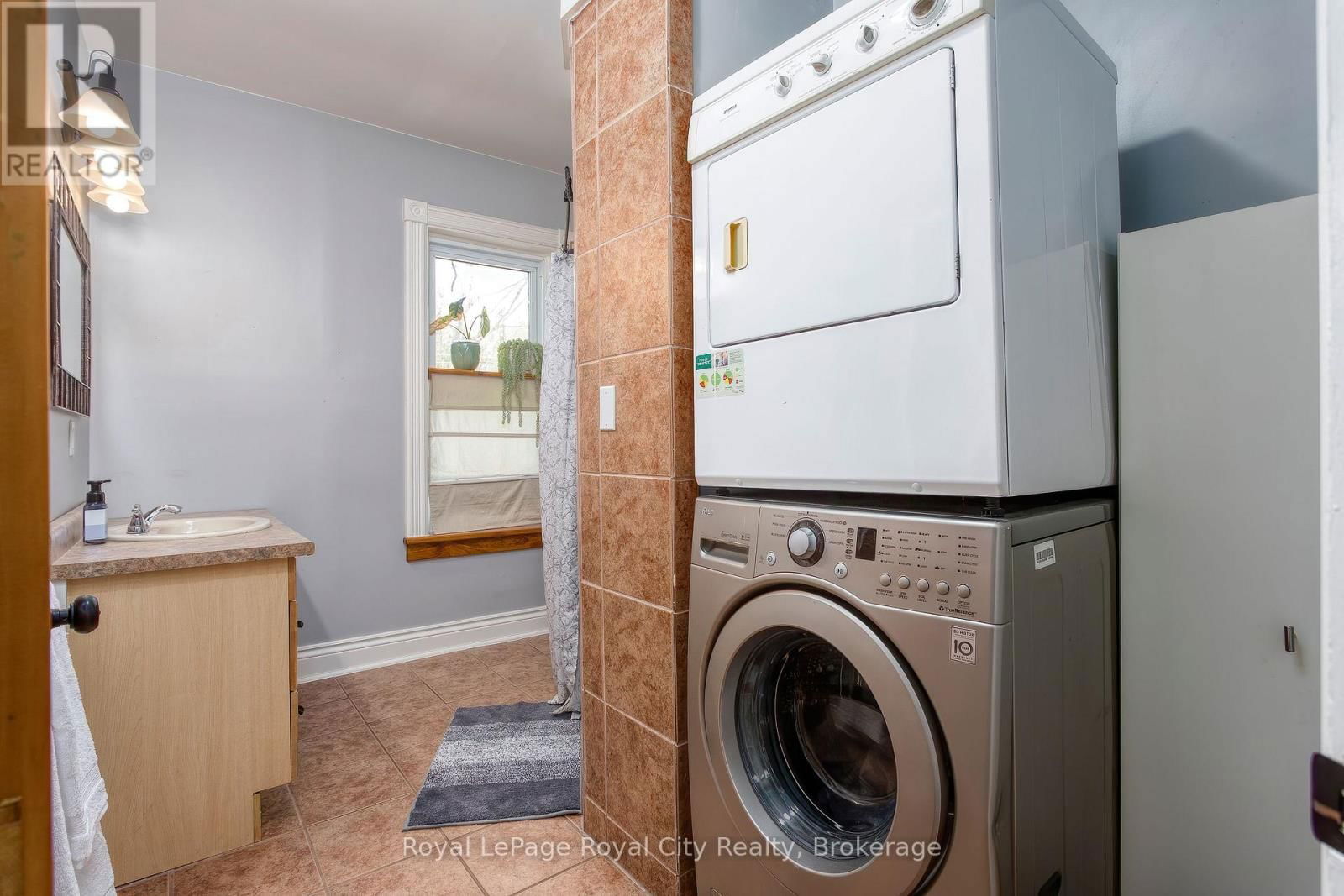 15 CATHERINE STREET NORTH Image 22