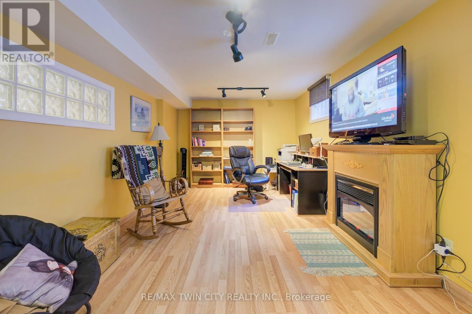 25 LYNNVALLEY CRESCENT Image 42