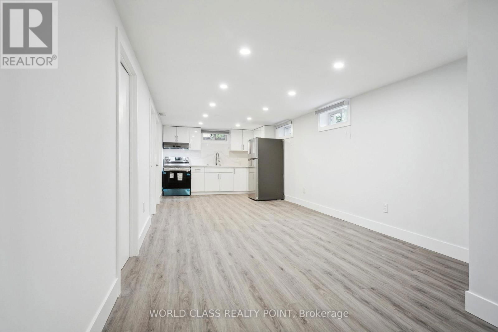 396 HUDSON DRIVE Image 10