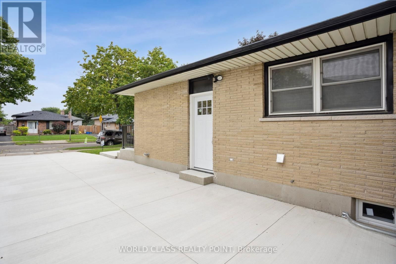 396 HUDSON DRIVE Image 3