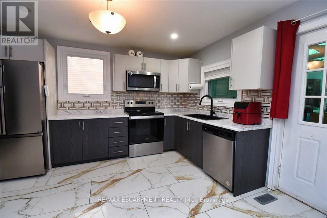 111 MARY STREET Image 10