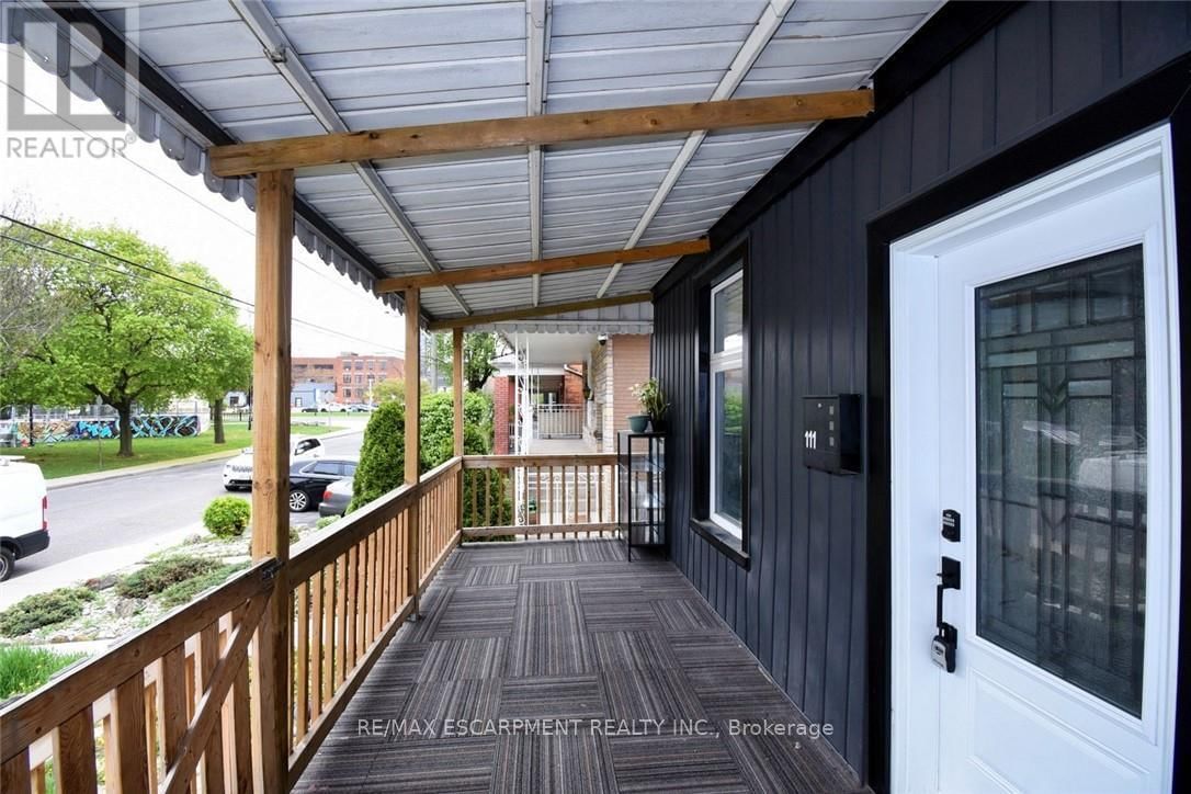111 MARY STREET Image 2