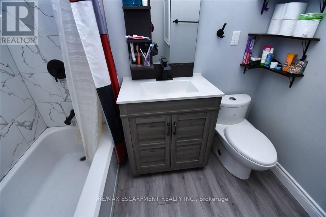 111 MARY STREET Image 21