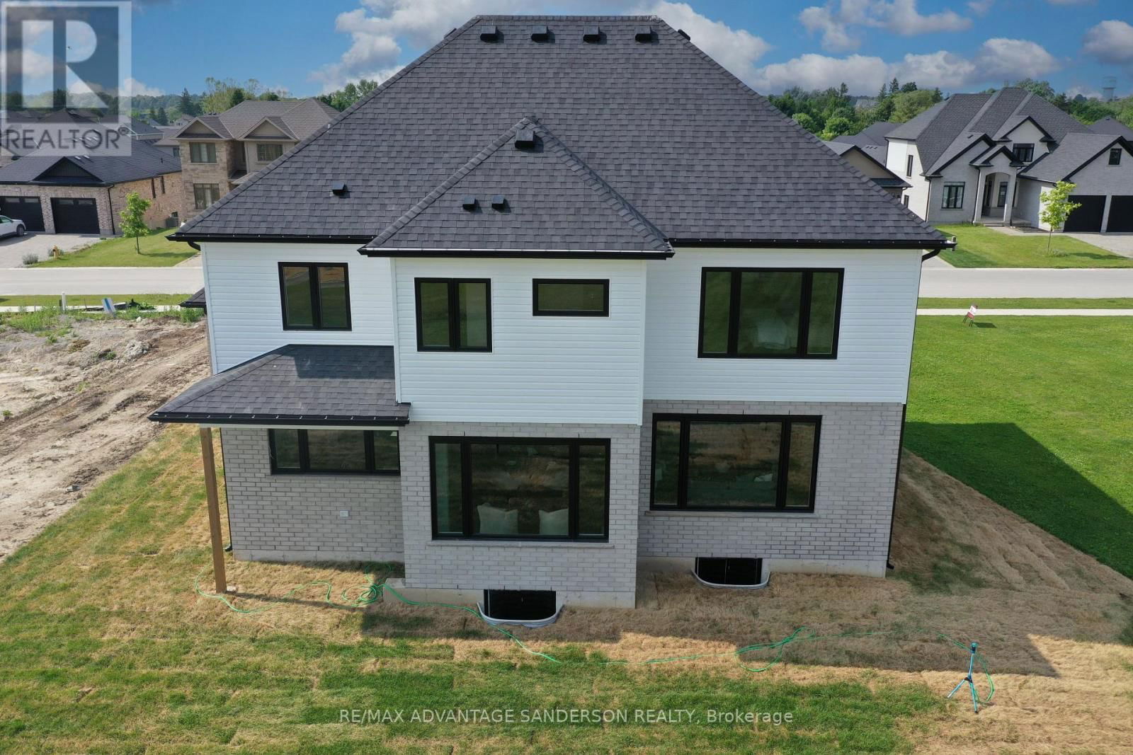 243 SONGBIRD LANE Image 5