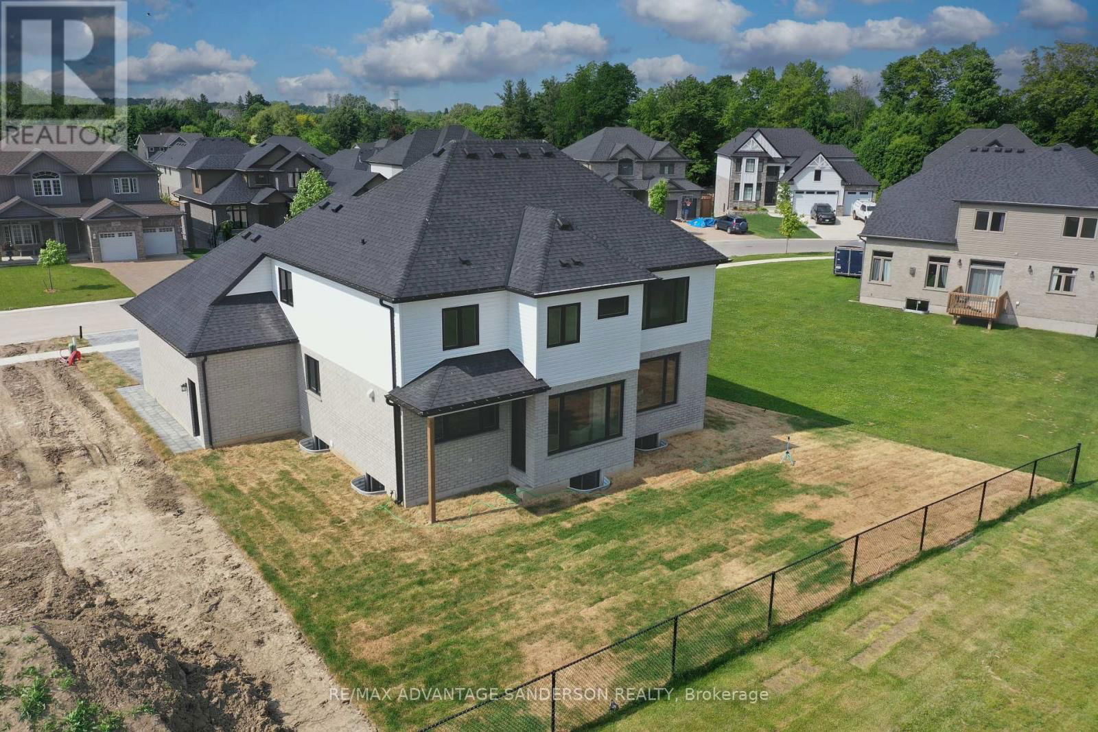 243 SONGBIRD LANE Image 6