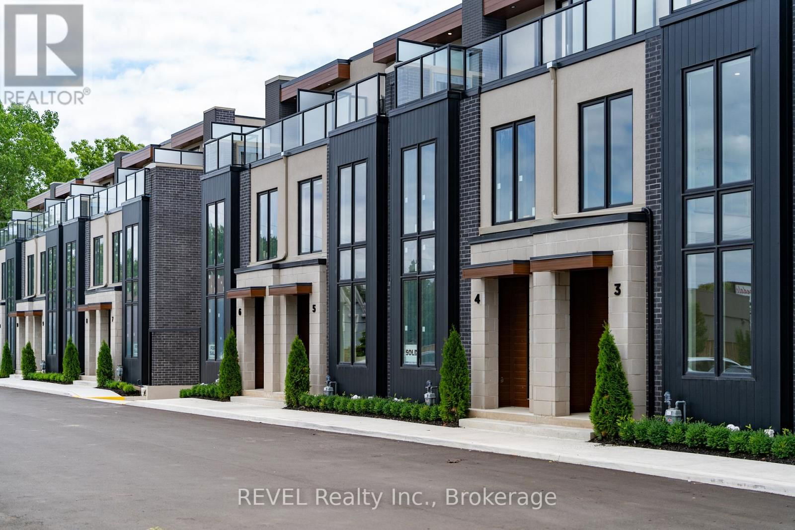 3 - 1397 YORK ROAD Image 1
