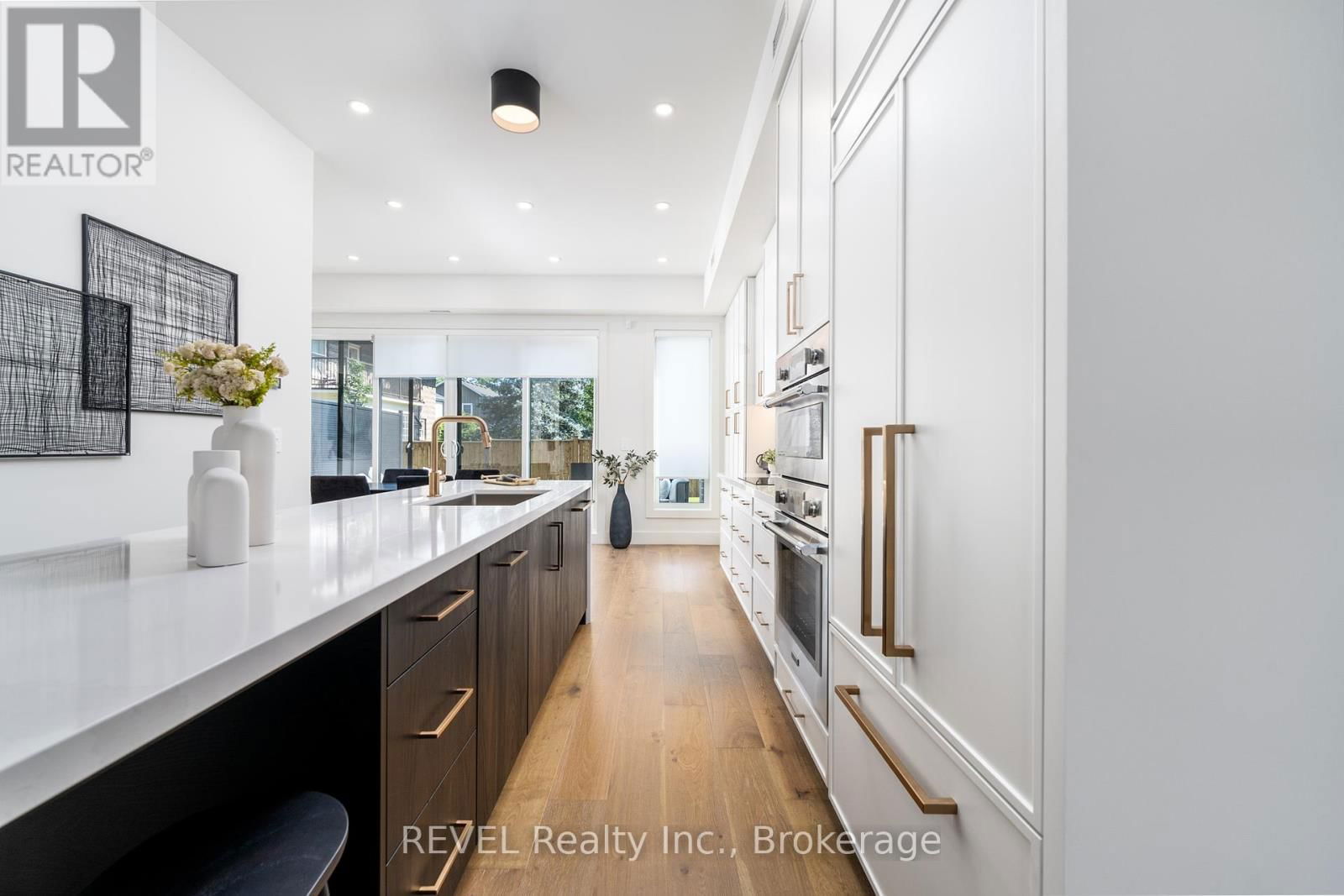 3 - 1397 YORK ROAD Image 12