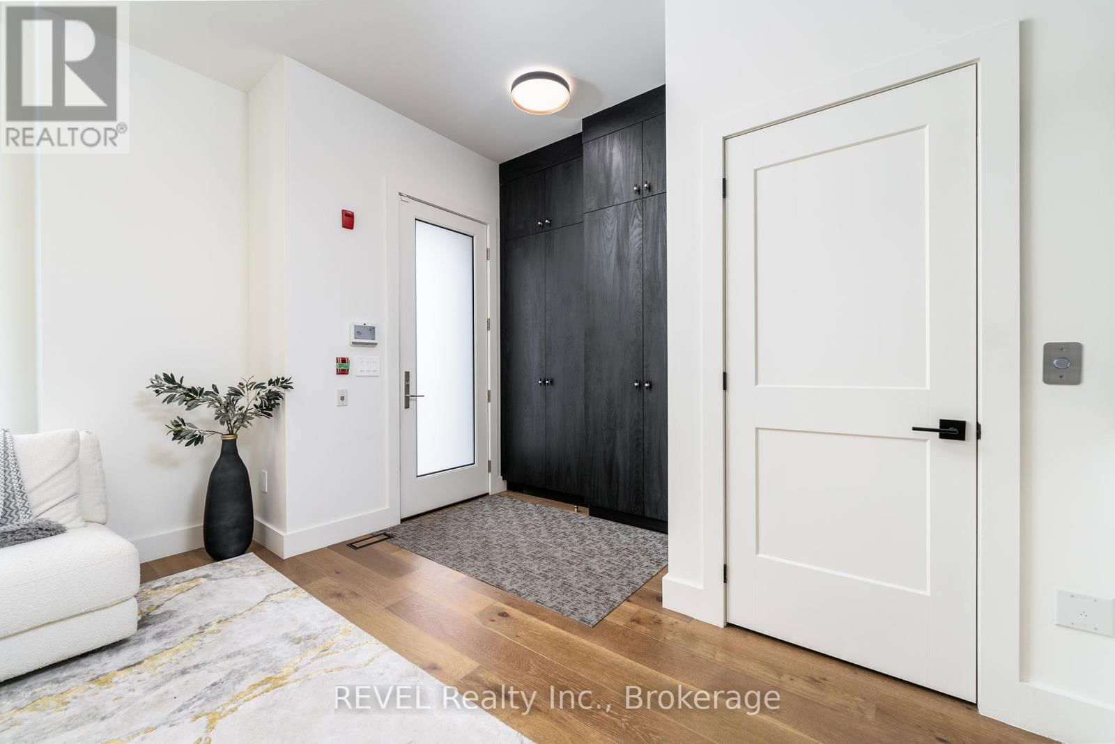 3 - 1397 YORK ROAD Image 5