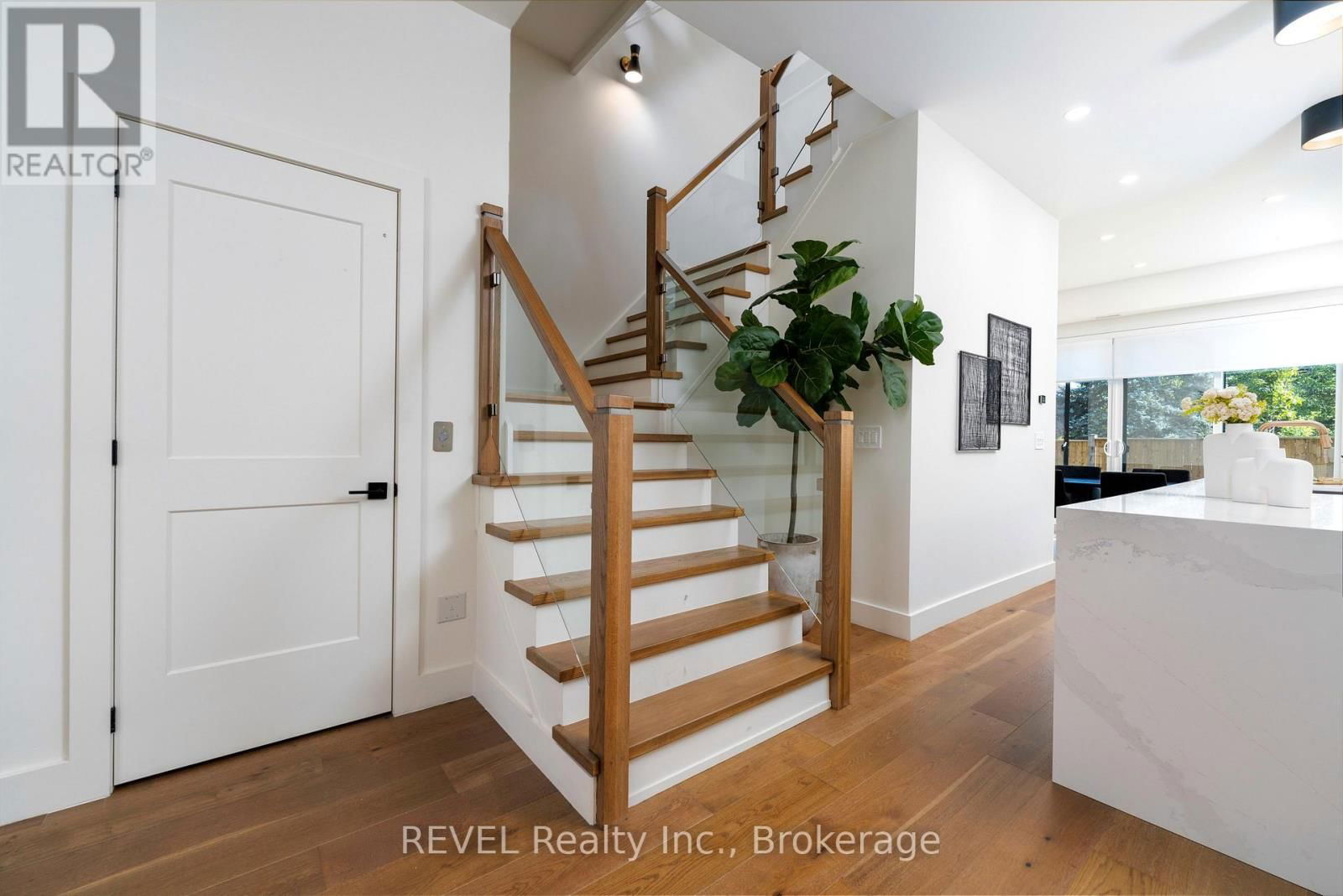 3 - 1397 YORK ROAD Image 9