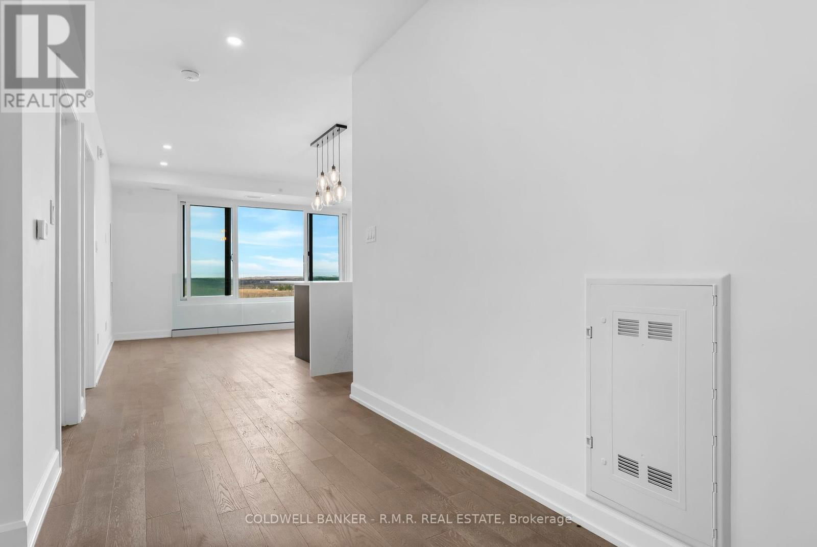 708 - 195 HUNTER STREET Image 3