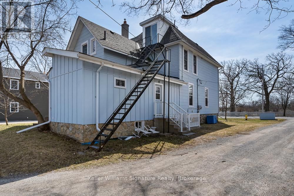 4 - 18 OAK STREET Image 4