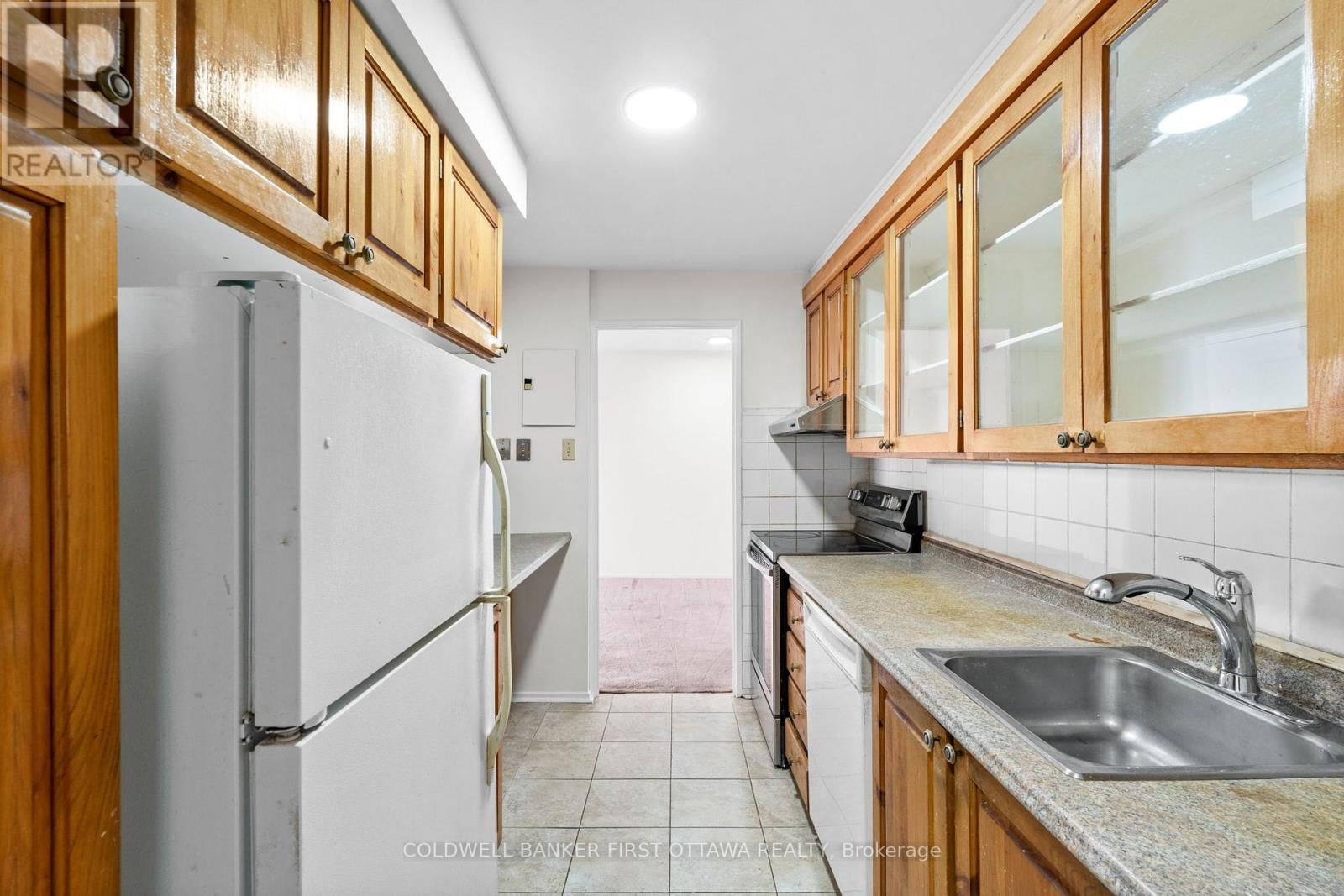 607 - 1025 RICHMOND ROAD Image 18