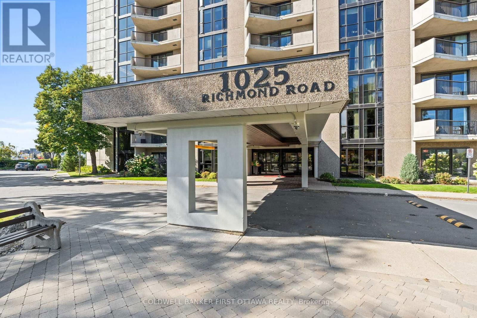 607 - 1025 RICHMOND ROAD Image 2