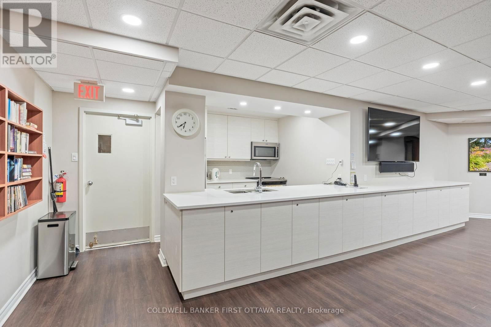 607 - 1025 RICHMOND ROAD Image 34