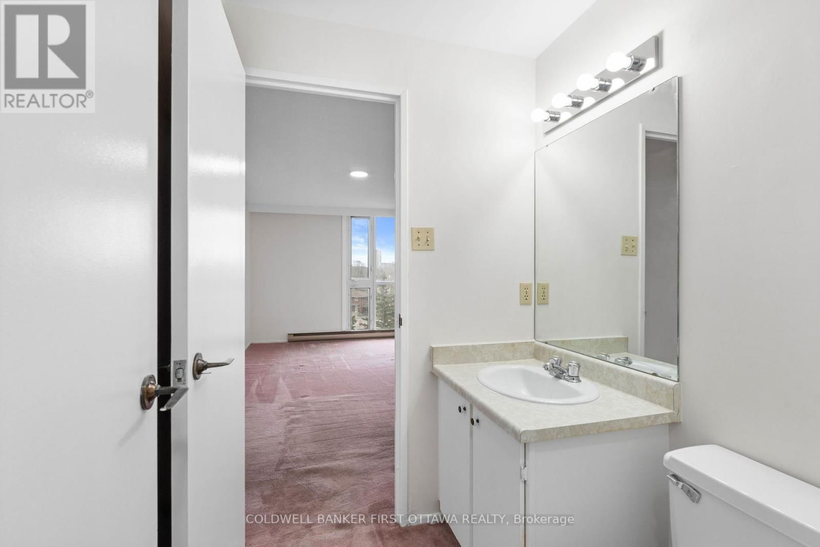 607 - 1025 RICHMOND ROAD Image 39