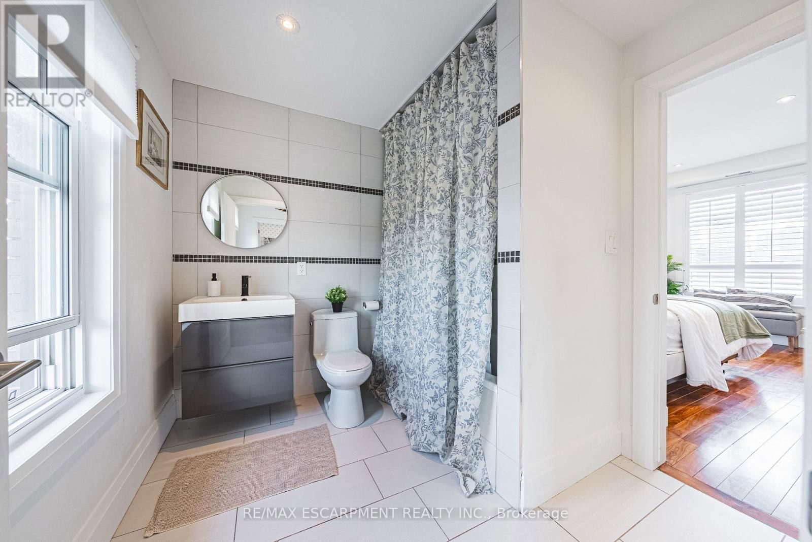 78 COLBOURNE STREET Image 28