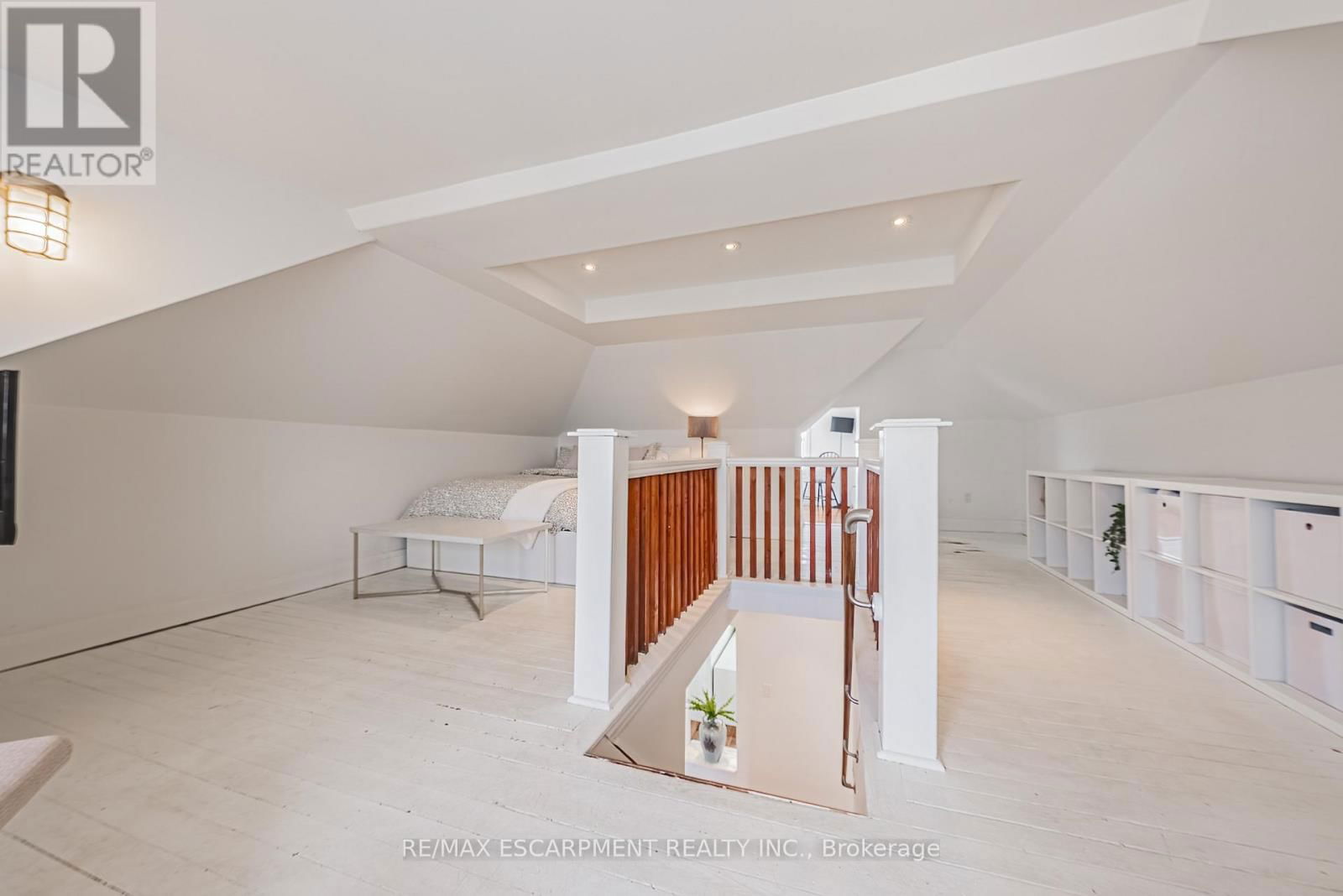 78 COLBOURNE STREET Image 30