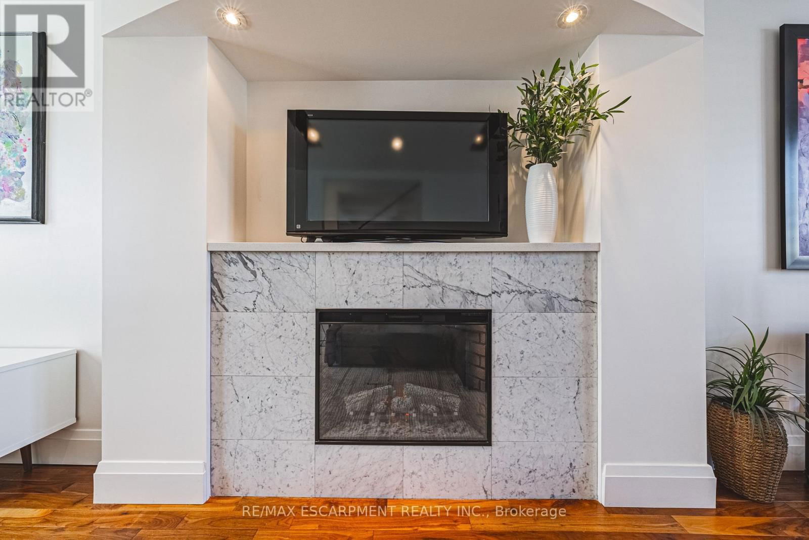 78 COLBOURNE STREET Image 9