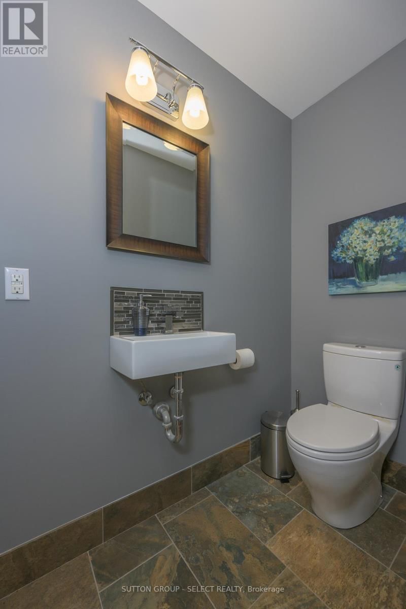 519 OXFORD STREET EAST Image 11
