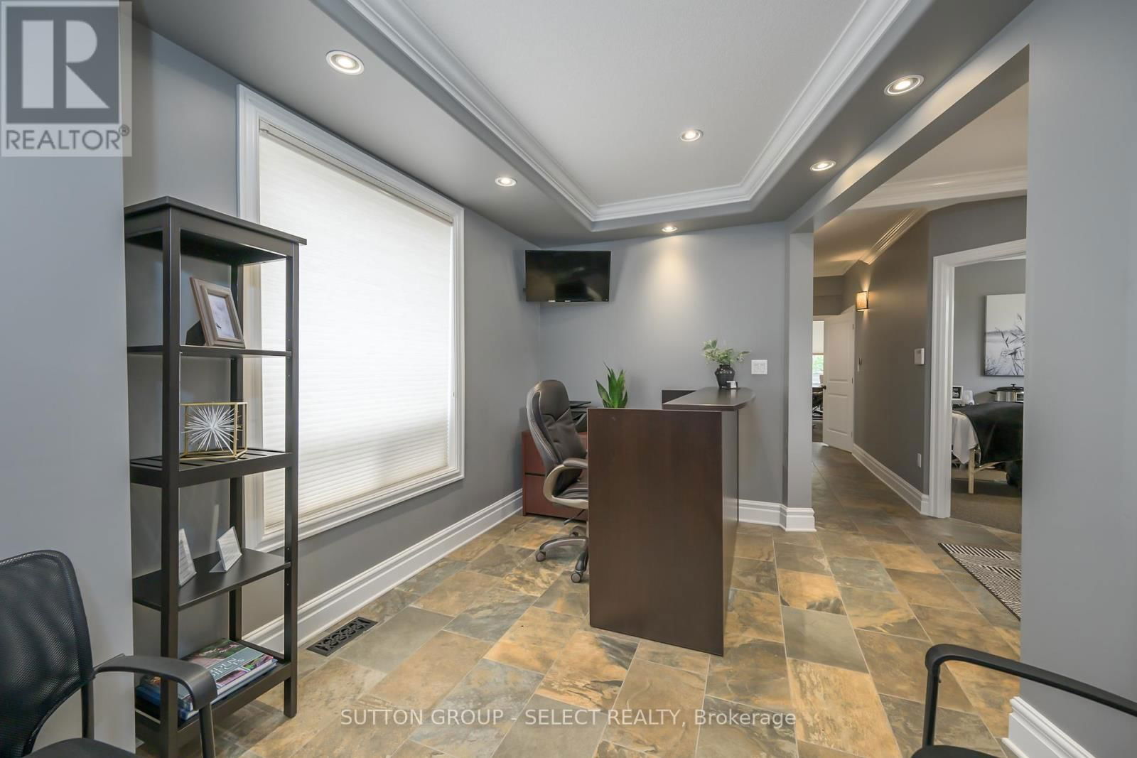 519 OXFORD STREET EAST Image 15