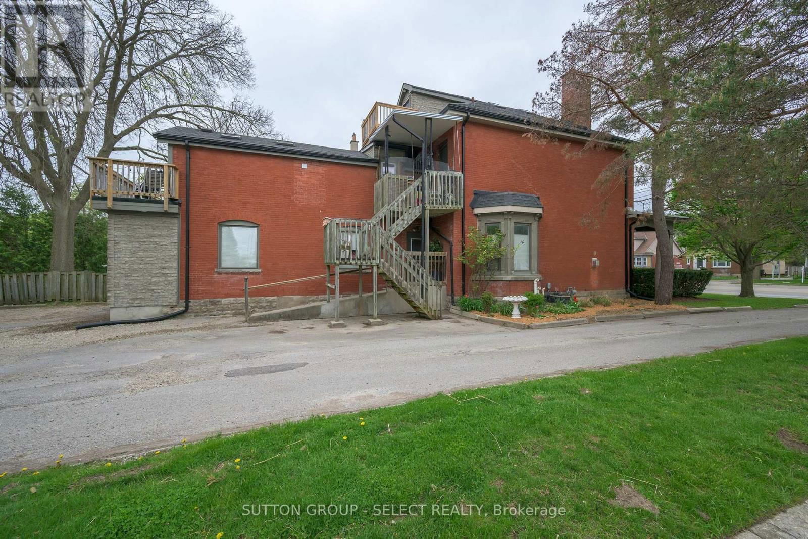519 OXFORD STREET EAST Image 4