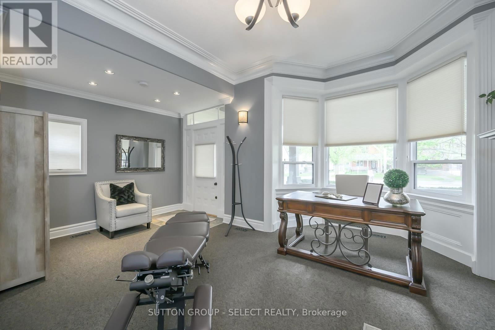 519 OXFORD STREET EAST Image 8
