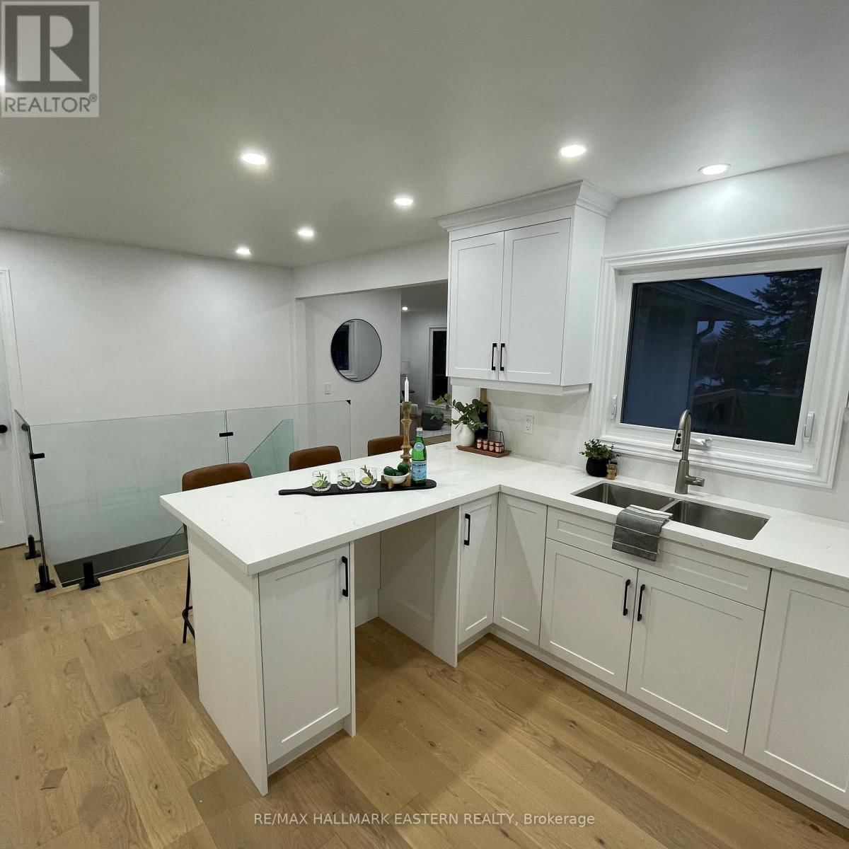248 CROSBY DRIVE Image 13