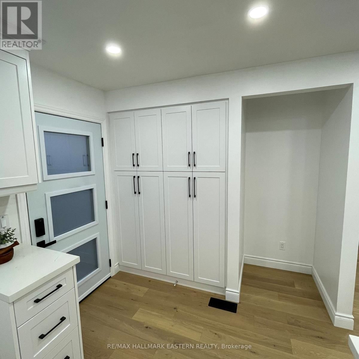 248 CROSBY DRIVE Image 14