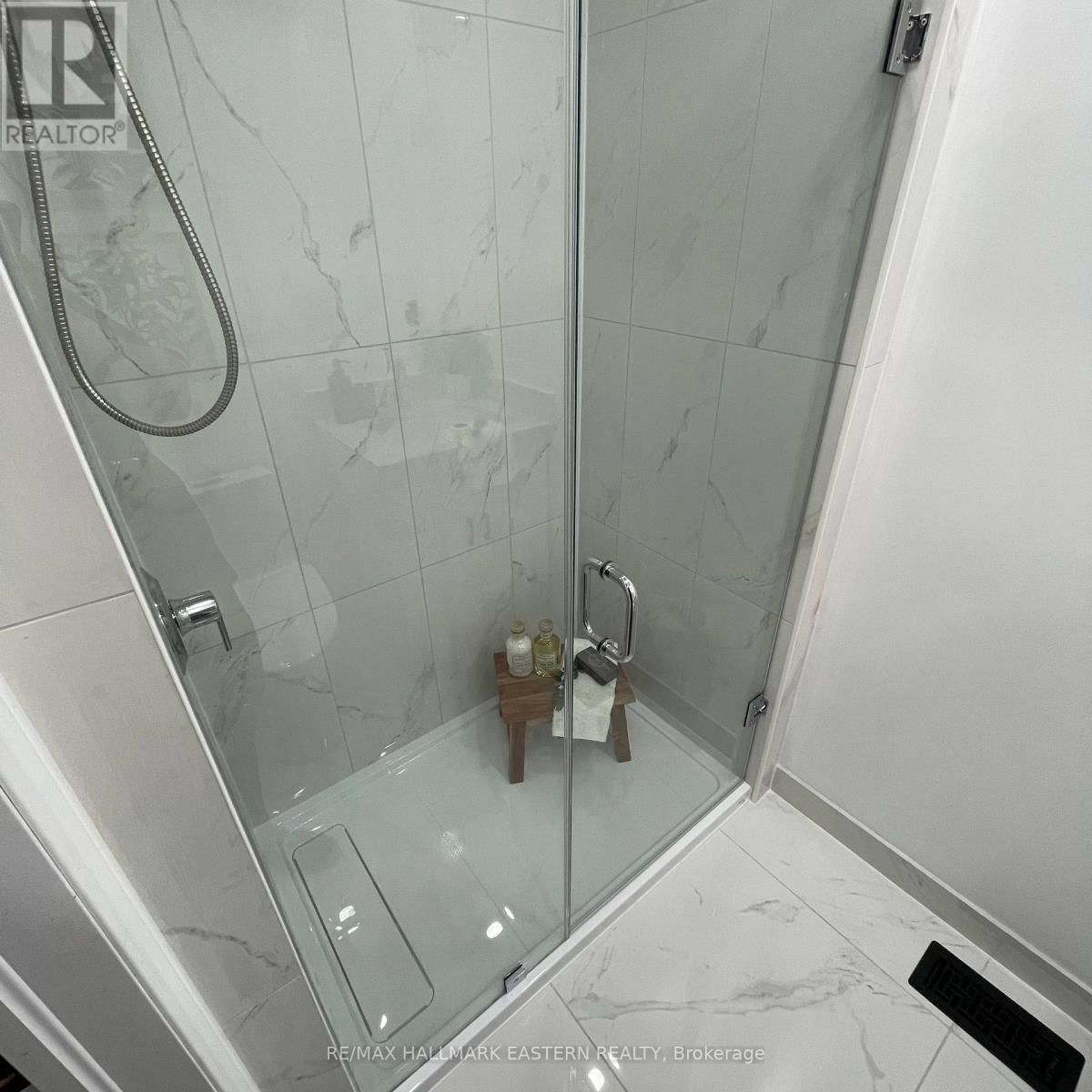 248 CROSBY DRIVE Image 15