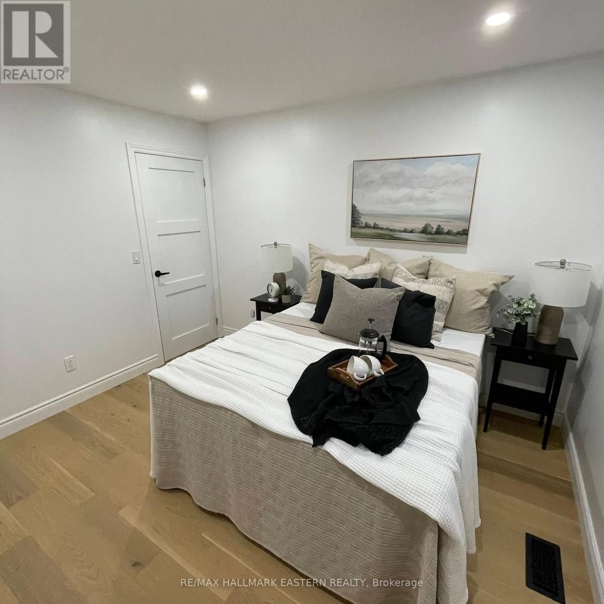 248 CROSBY DRIVE Image 19